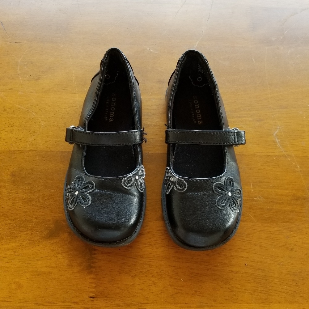 Flat shoes by Sonoma. Size 10